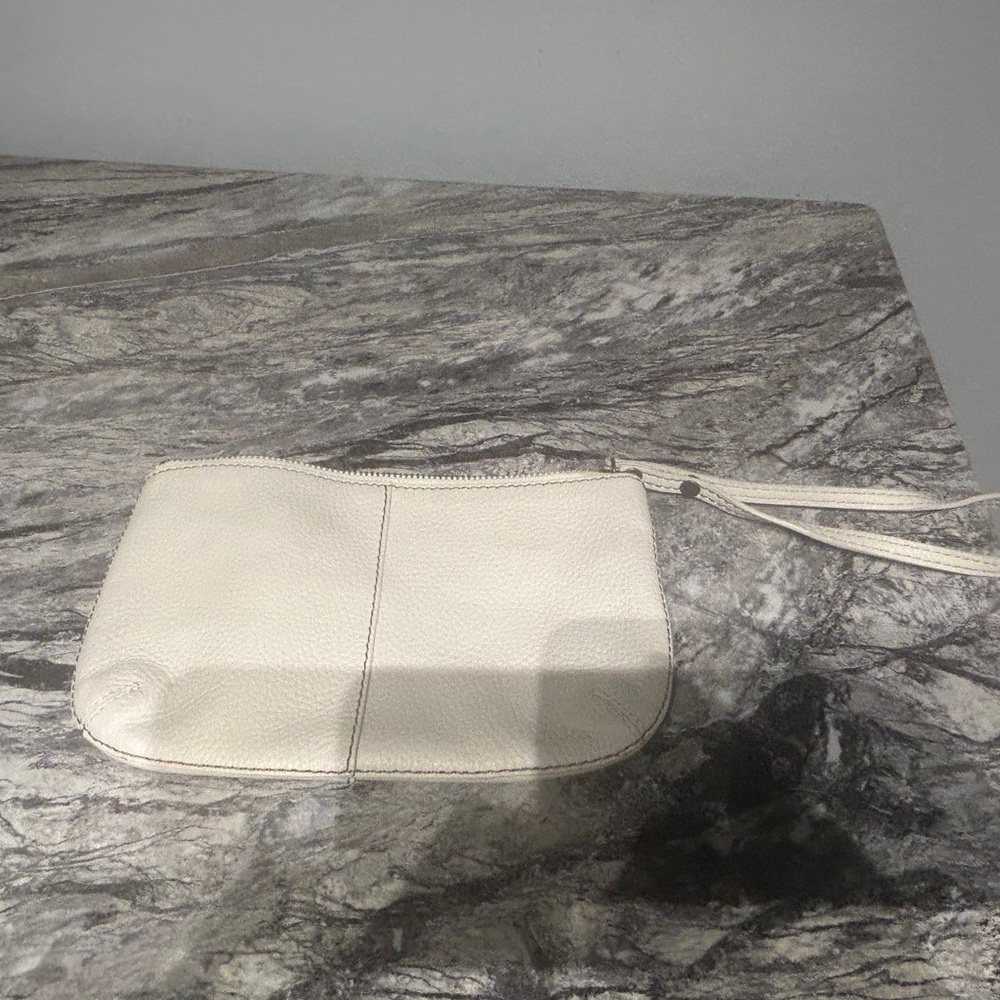 GAP  White Leather Wristlet